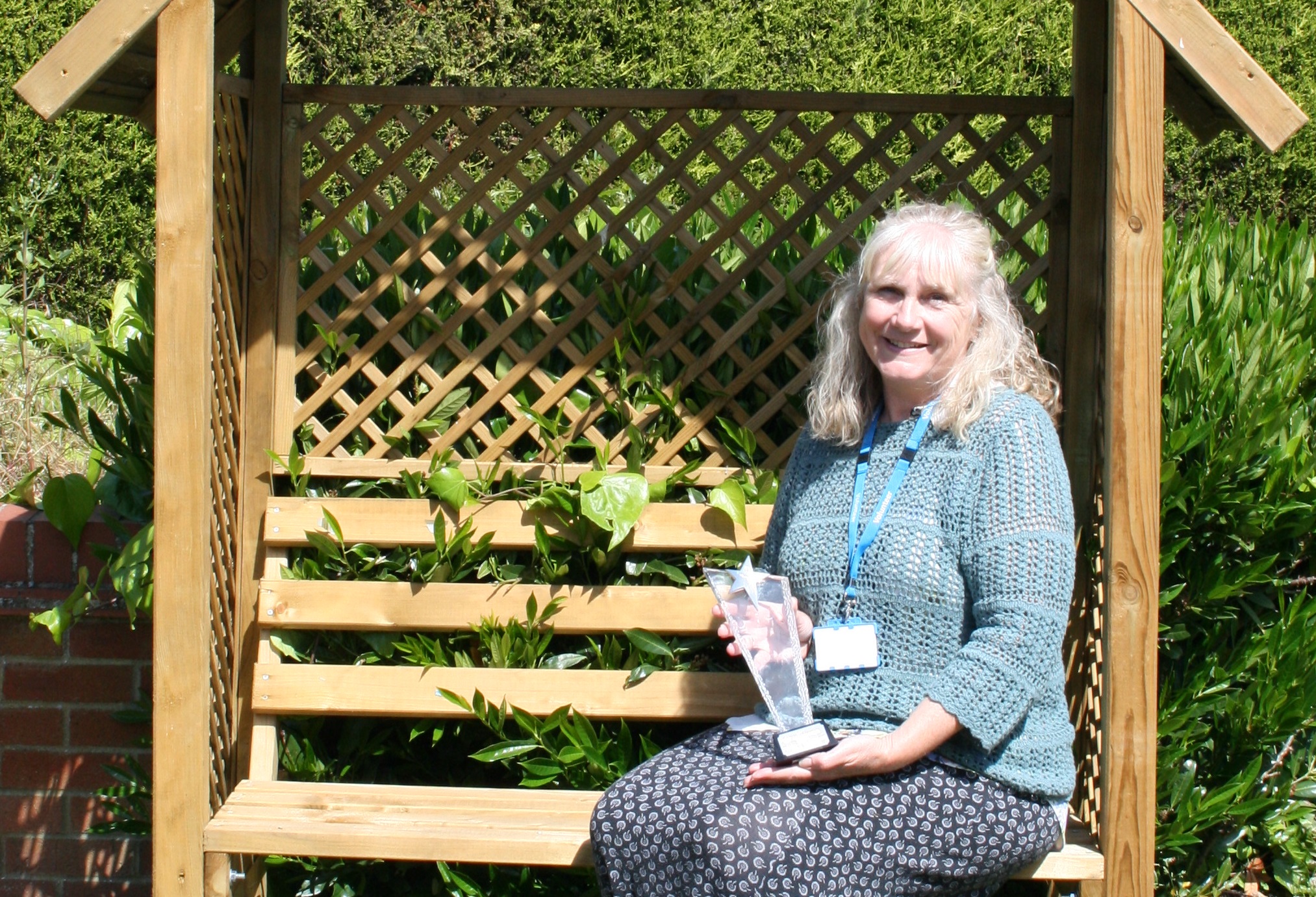 Helen Ratcliffe with award